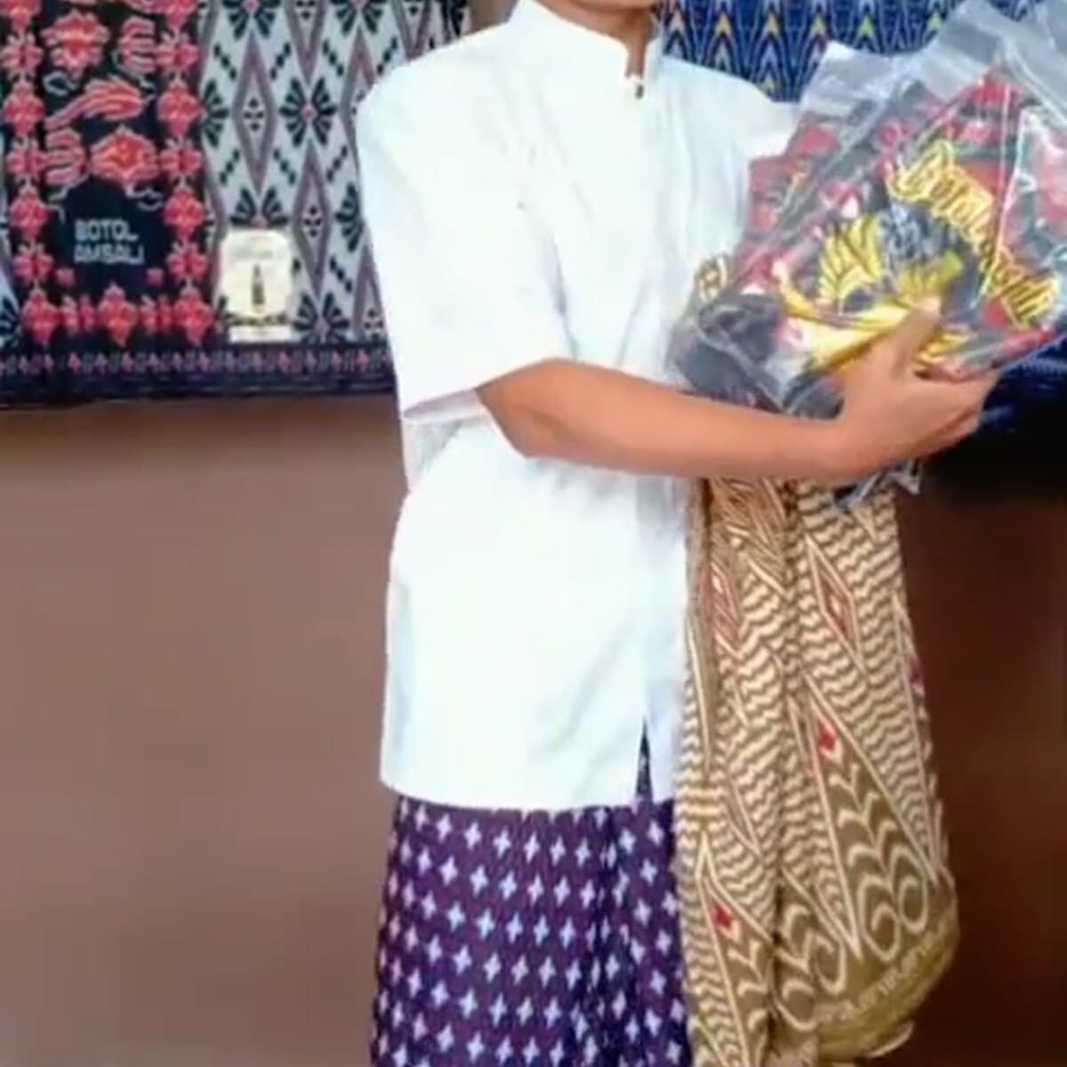 Cara Merawat Sarung Goyor agar Warnanya Tidak Cepat Pudar